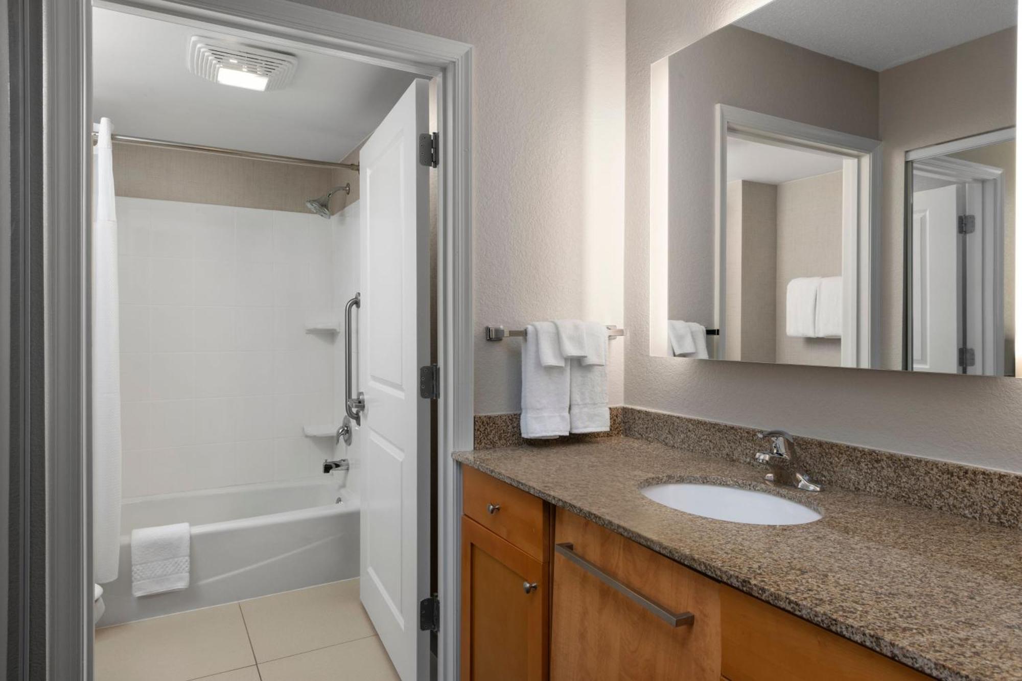 Residence Inn Mt. Laurel At Bishop'S Gate Mount Laurel Ngoại thất bức ảnh